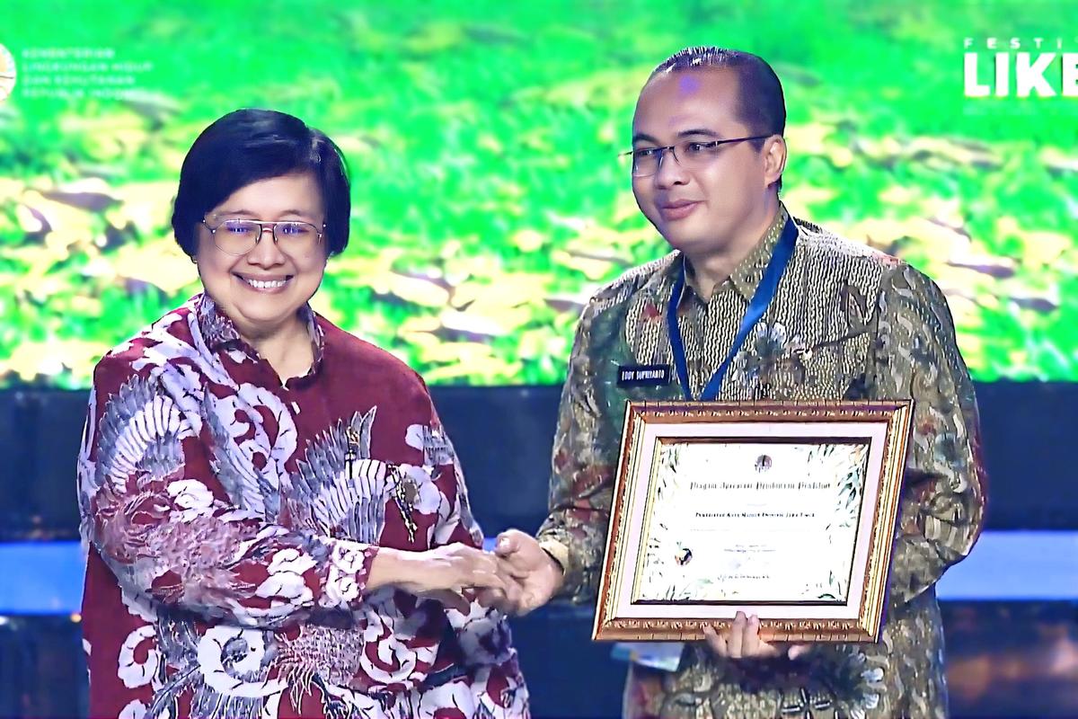 Foto utama berita: Komitmen Kuat Jaga Lingkungan, Pemerintah Kota Madiun Kembali Diganjar Penghargaan Proklim Dari KLHK