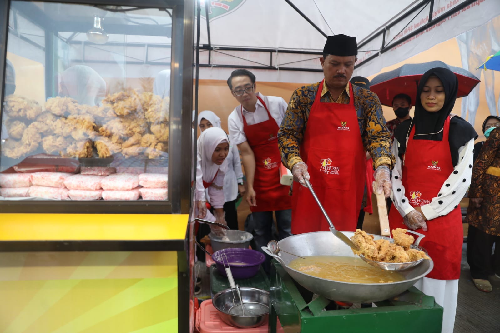 Foto 2 dari 10: Hadiri Launching Waralaba Kuliner Cepat Saji, Wali Kota Beri Apresiasi