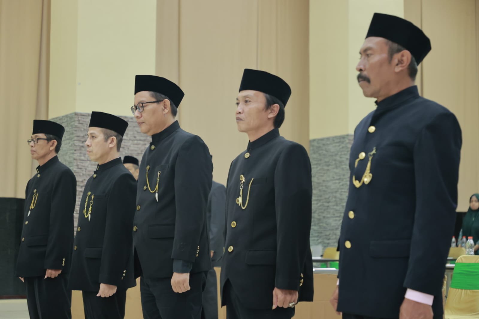 Foto 4 dari 4: Lantik Lima Pejabat Pimpinan Tinggi Pratama, Wali Kota: Pemkot Butuh Orang yang Peduli