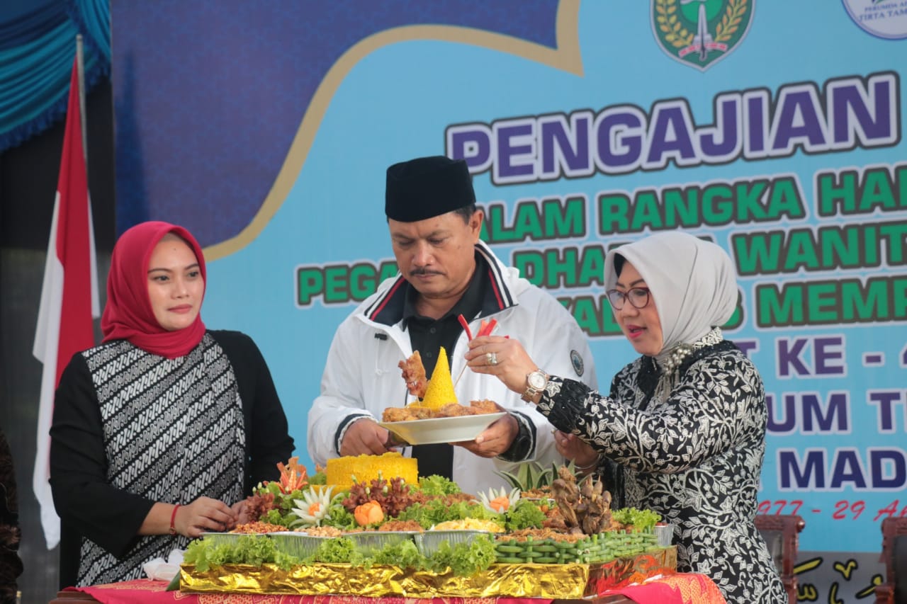 Foto 10 dari 12: Gelar Halal Bihalal Bersama Keluarga PDAM, Wali Kota Pesan Jaga Kerukunan Untuk Tingkatkan Kinerja