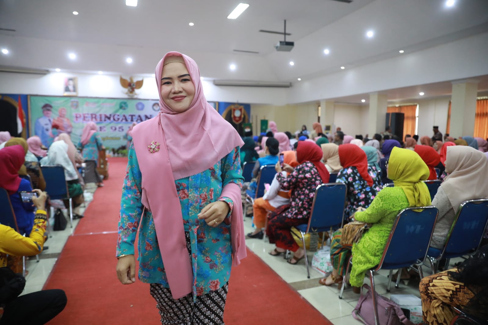 Foto 26 dari 26: Peringati Hari Ibu Ke-95, Wali Kota Gelar Upacara Bendera Hingga Perayaan Bersama Organisasi Wanita Kota Pendekar