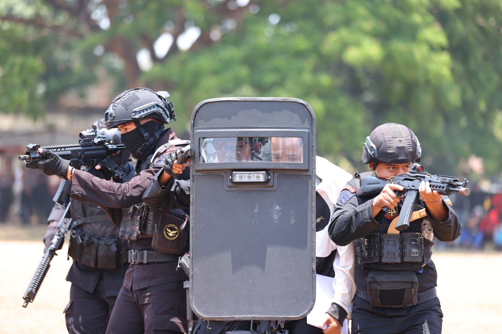Foto utama berita: Ada ‘Kerusuhan’ di KPU Kota Madiun, Polisi Berhasil Kendalikan Situasi dan Amankan Perusuh