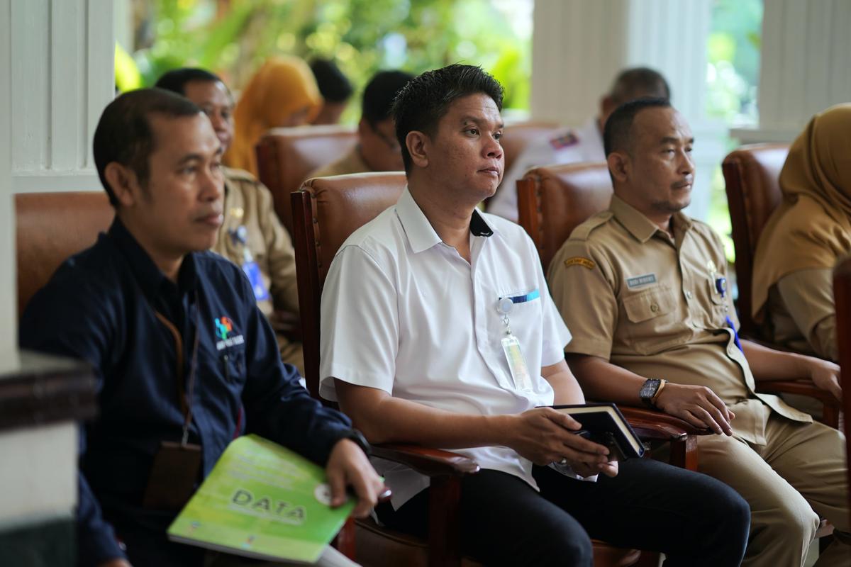 Foto 6 dari 11: Ikuti Rakor Pengendalian Inflasi Daerah 2024 Secara Virtual, Pj Wali Kota Harap Inflasi di Kota Madiun Terkendali