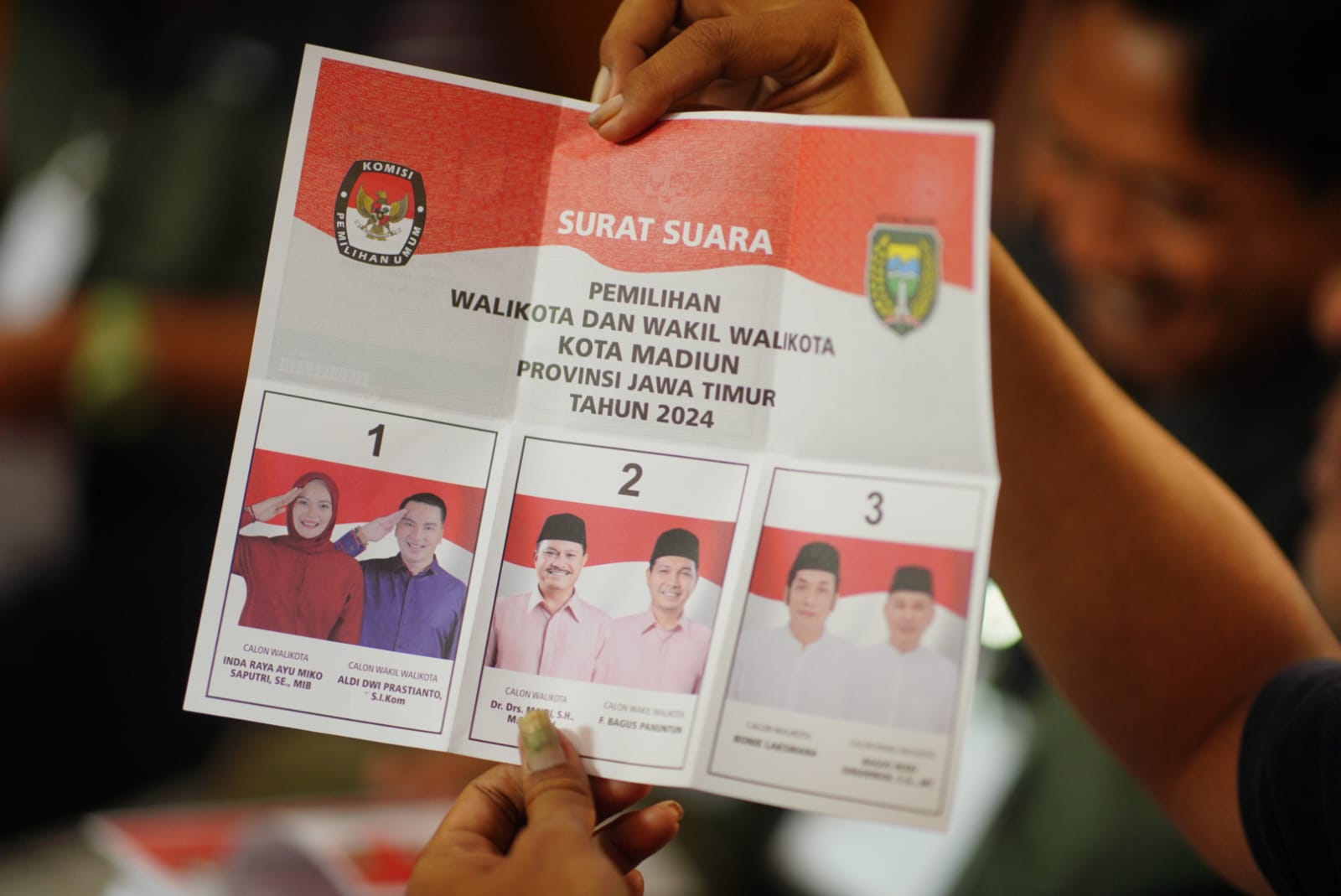 Foto 4 dari 4: Temukan Surat Suara Rusak, KPU Kota Madiun Ajukan Penggantian Ke Penyedia