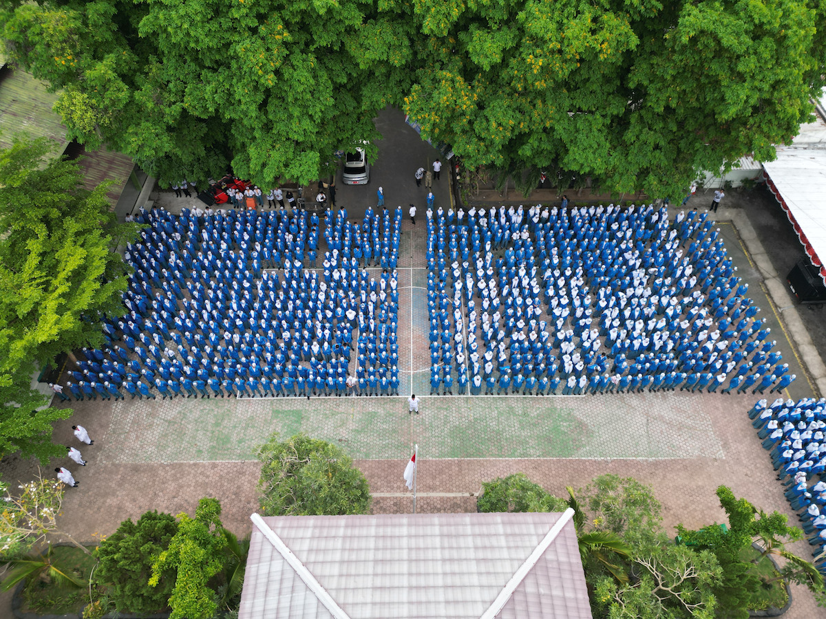 Foto 11 dari 13: Jadi Pembina Upacara di SMKN 3, Wali Kota: Kota Kita Kota Layak Anak, Mari Kita Jaga Bersama