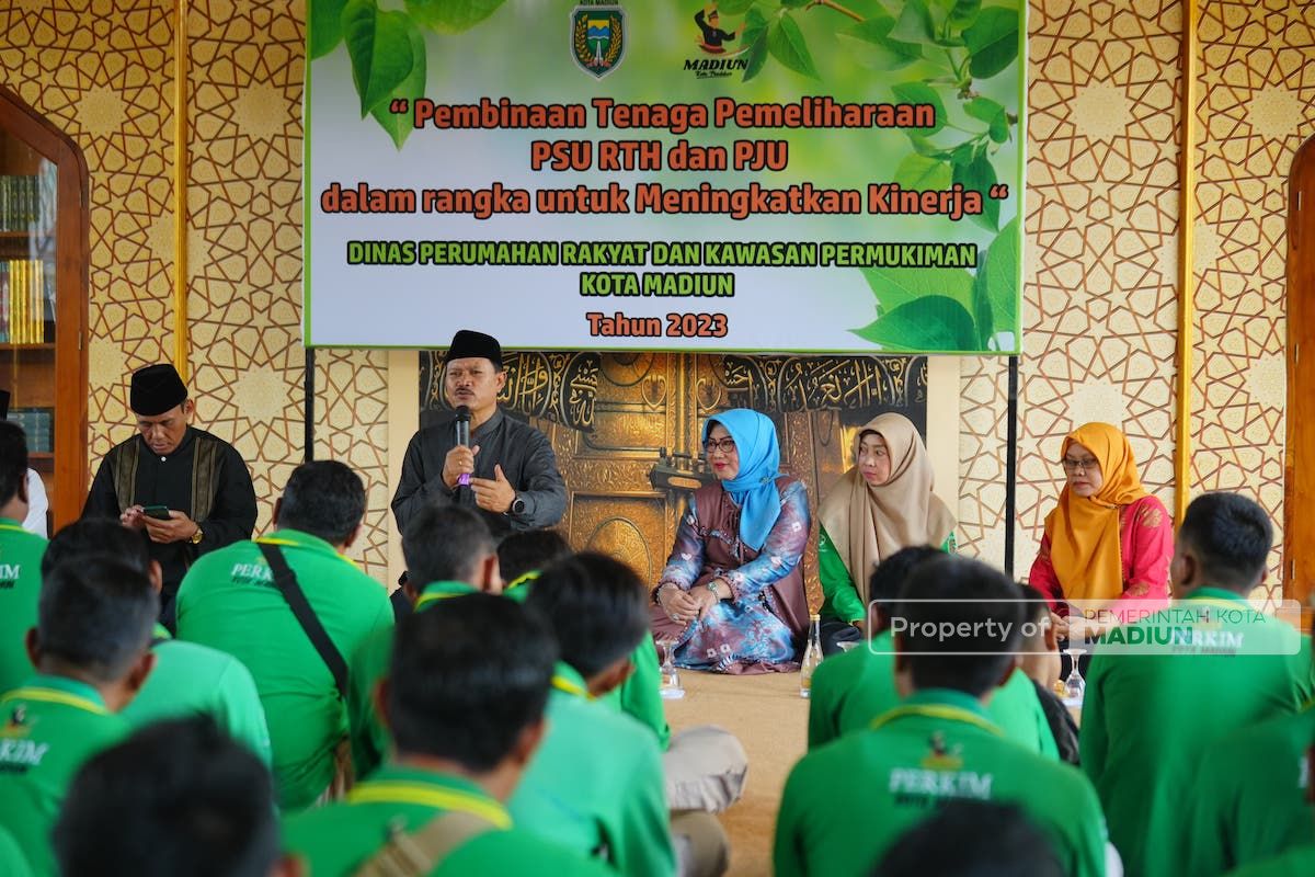 Beri Pembinaan Tenaga PSU RTH dan PJU, Wali Kota Harap Kerja Ikhlas dan Optimal