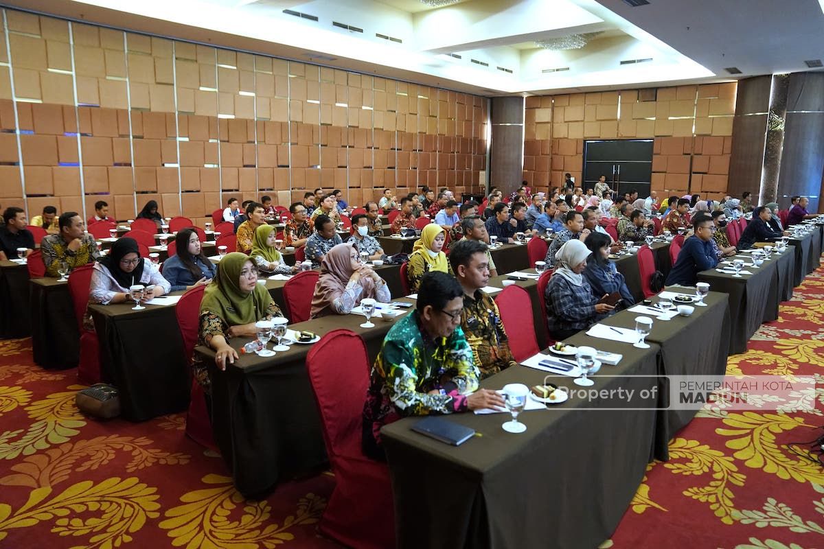 Foto 7 dari 9: Jadi Narsum Bimtek Smart City Pengelolaan Drainase, Wali Kota: Satu Pembangunan Memiliki Minimal Lima Keuntungan