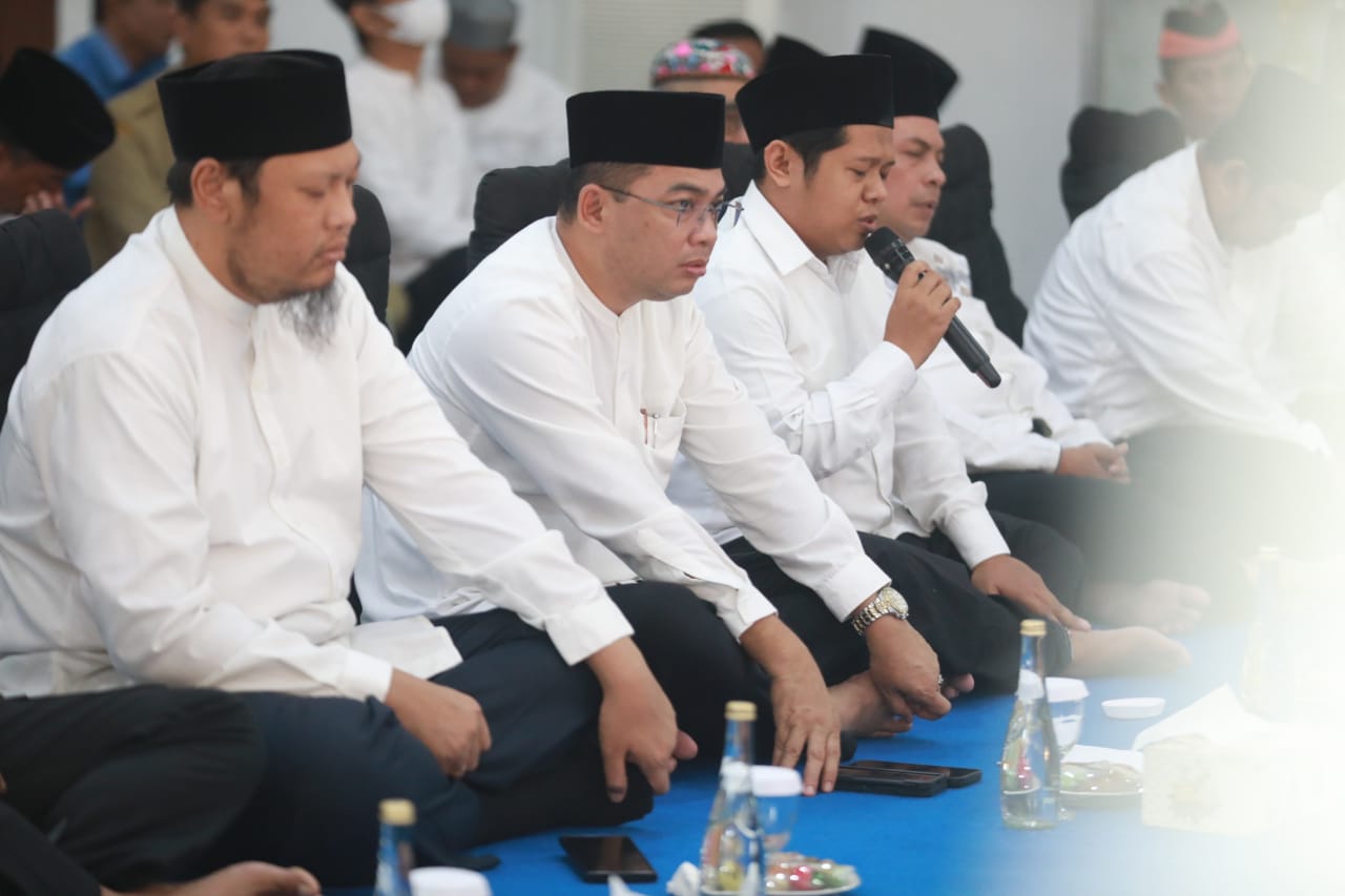 Foto 7 dari 8: Gelar Doa Bersama CJH, Pj. Wali Kota Titip Doa Untuk Kota Madiun
