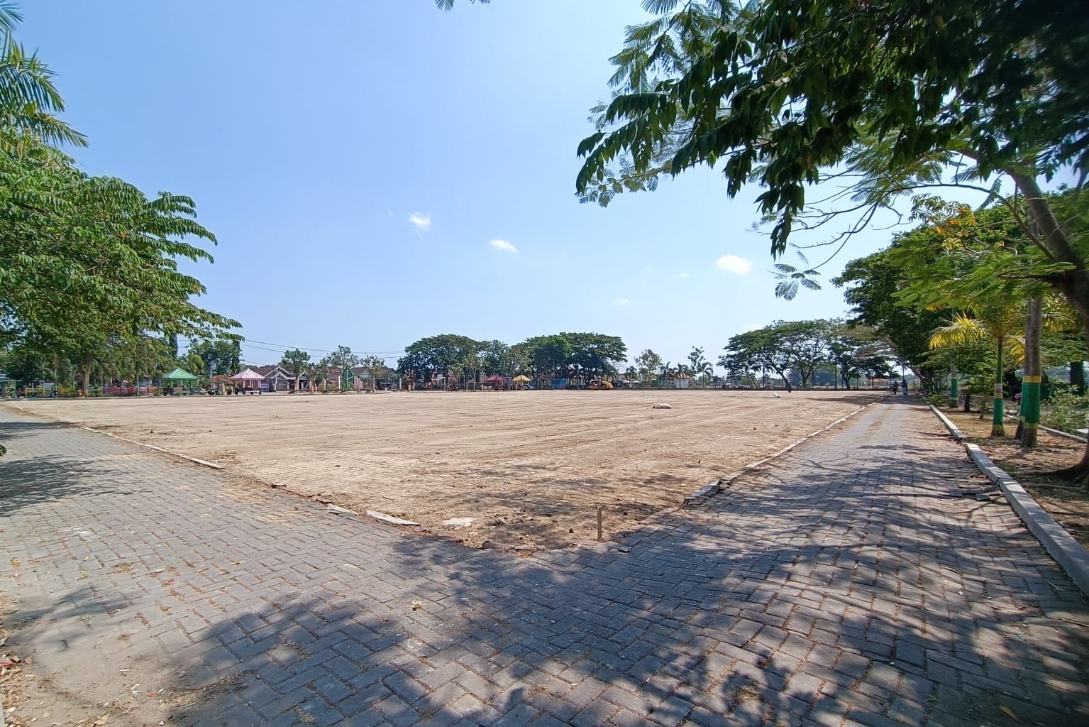 Foto 3 dari 4: Sarana Olahraga Juga Direhabilitasi, Ada Tiga Lapangan Sepak Bola yang Dikerjakan Tahun Ini