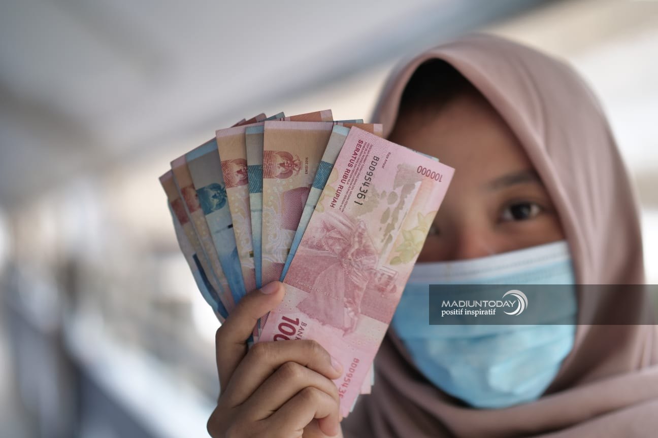 Kemnaker Mulai Salurkan BSU Rp 600.000 Kepada Pekerja