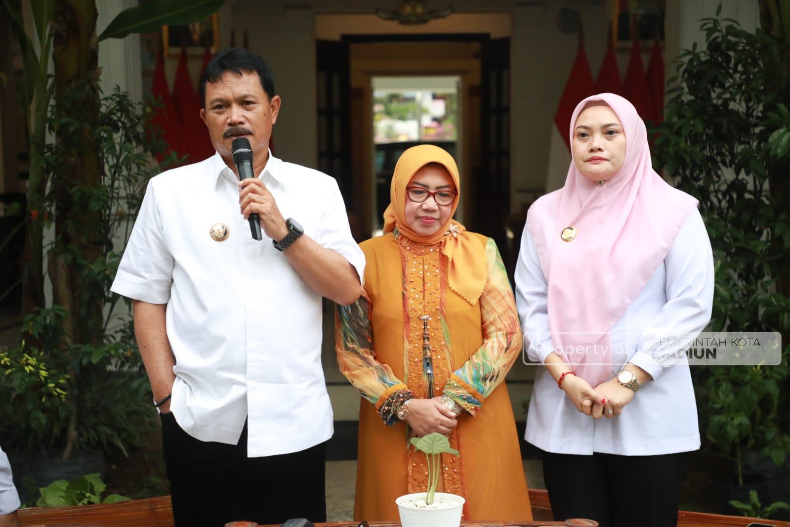 Foto utama berita: Hadiri Halal Bihalal Setda Kota Madiun, Wali Kota Beri Pembinaan Bagi Karyawan
