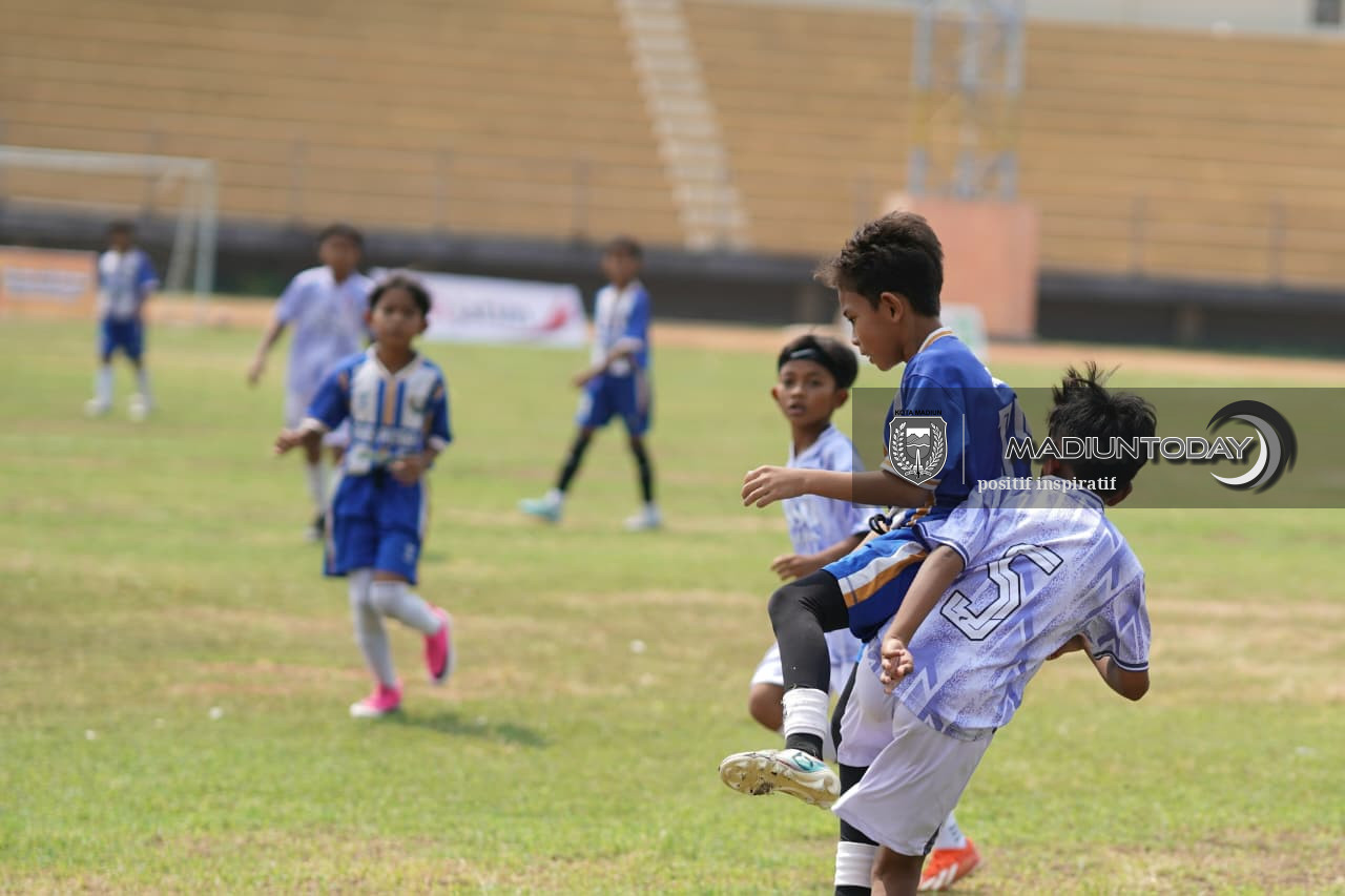 Foto 14 dari 19: Dari KU 10 hingga KU 12, Talenta Sepak Bola Cilik Asah Mental di Dandim Cup I Kota Madiun