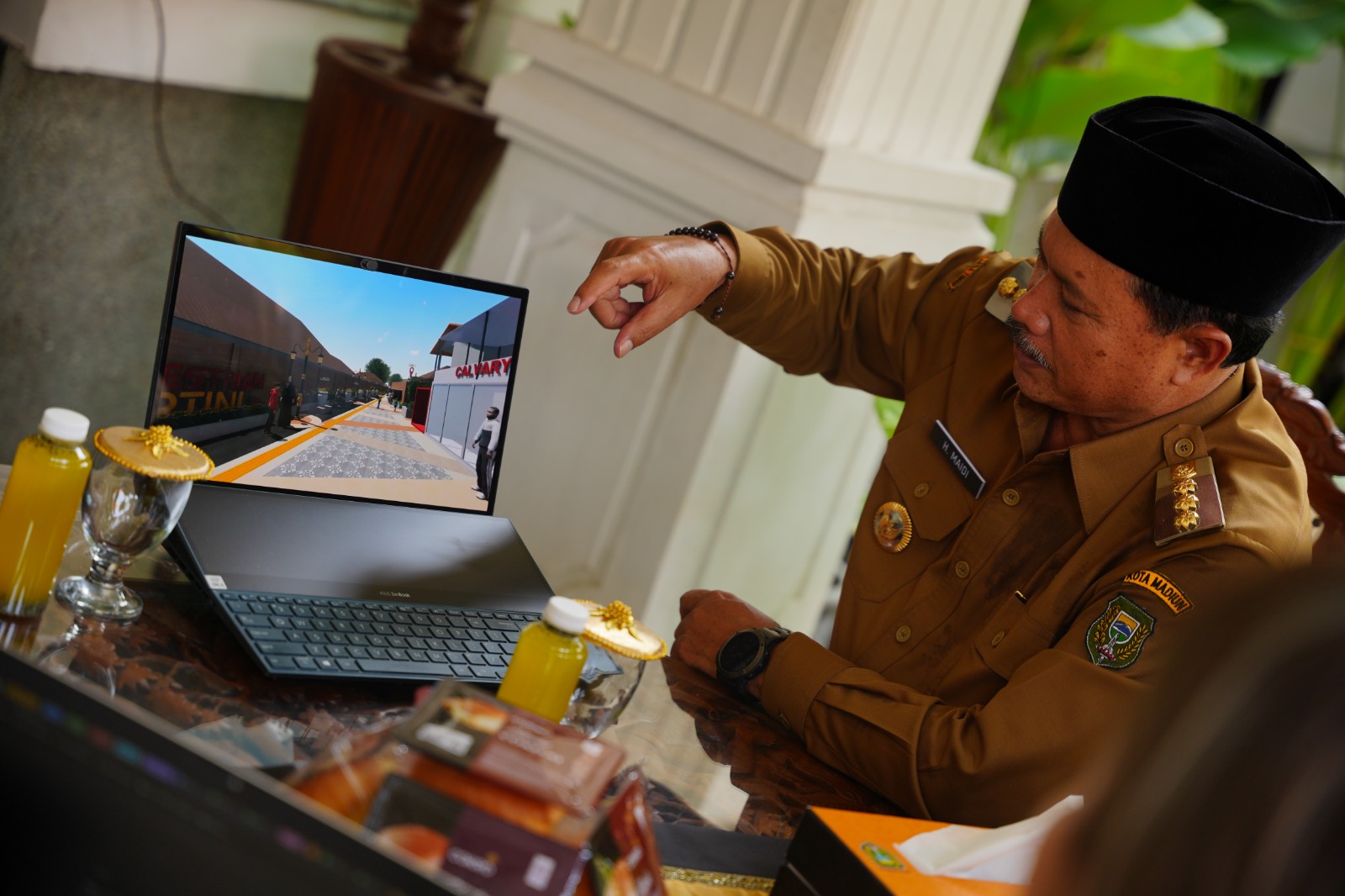 Foto 5 dari 9: Audiensi Bersama Google for Education, Wali Kota Jalin Kerjasama Soal Chromebook