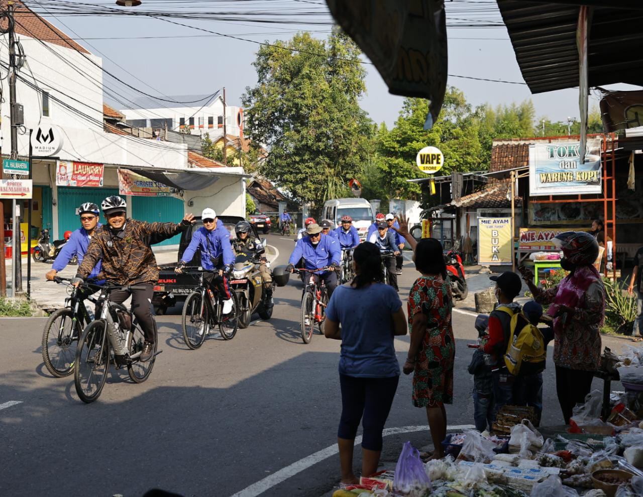 Foto 4 dari 9: Gowes Pagi, Wali Kota Cek Proyek Pembangunan Kota
