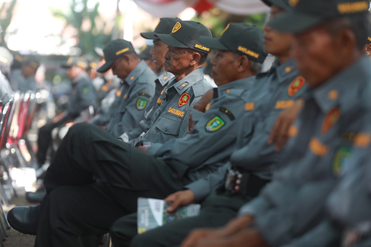 Foto 11 dari 15: Hadiri Bimtek Kesiapsiagaan Pemilu, Wali Kota : Satlinmas Ujung Paling Depan Masyarakat