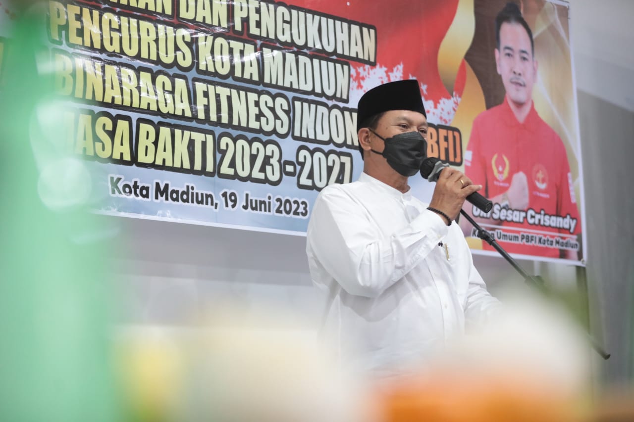 Foto 2 dari 5: Kukuhkan Pengurus PBFI Kota Madiun, Wali Kota Harap Makin Profesional dan Sumbangkan Prestasi Untuk Kota