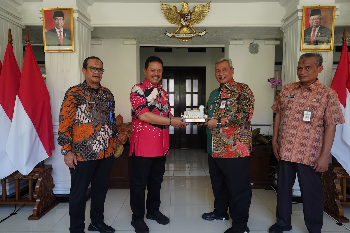 Foto 1 dari 9: Ingin Ikuti Program JKK-JKM Kota Madiun, Pj Bupati Kudus Datang untuk Belajar