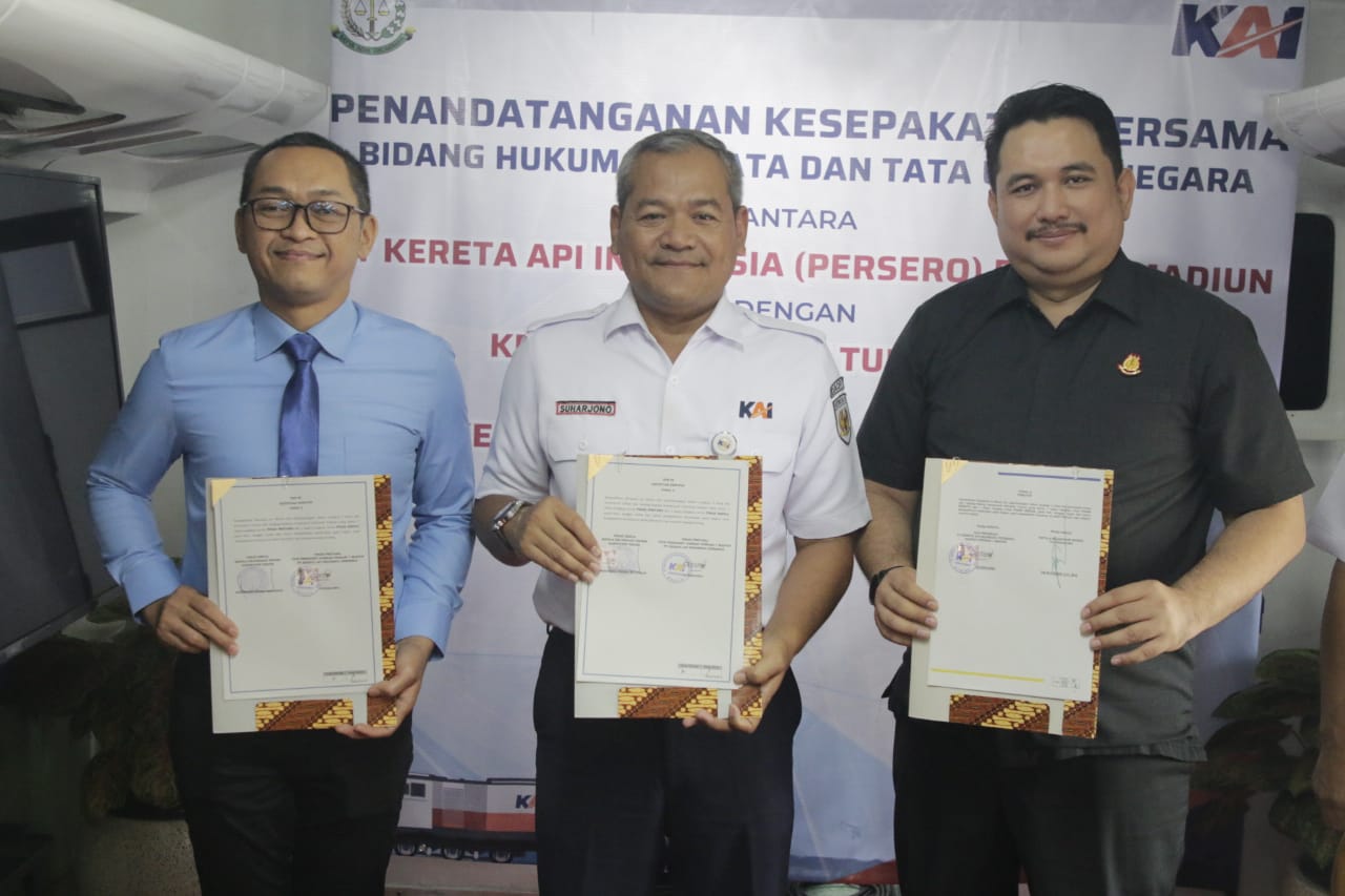 Foto 5 dari 5: Komitmen Pengamanan Aset, KAI Daop 7 Jalin MoU Dengan Kejari