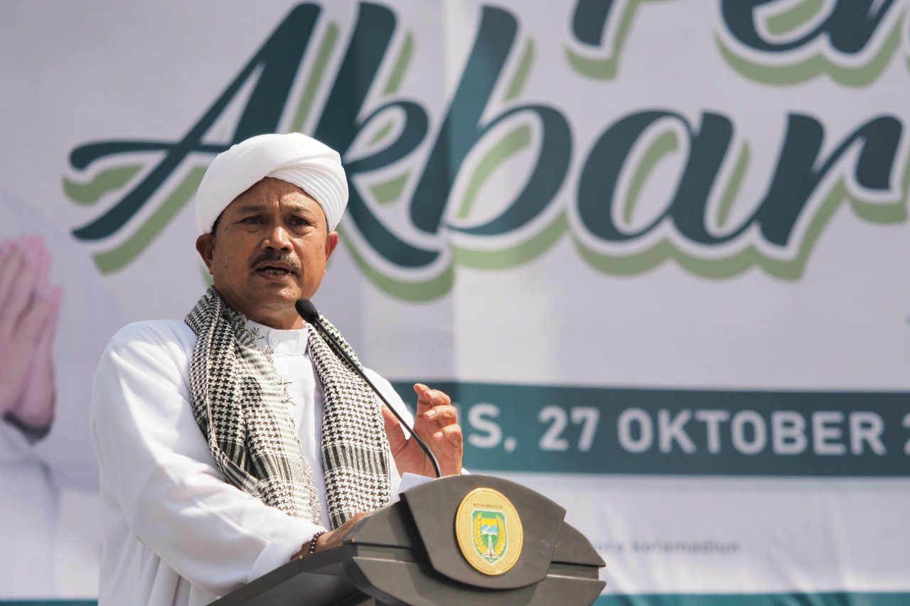 Foto 6 dari 17: Pengajian Akbar Peringatan Hari Santri Berlangsung Meriah, Wali Kota Sampaikan Apresiasi Kepada Jamaah