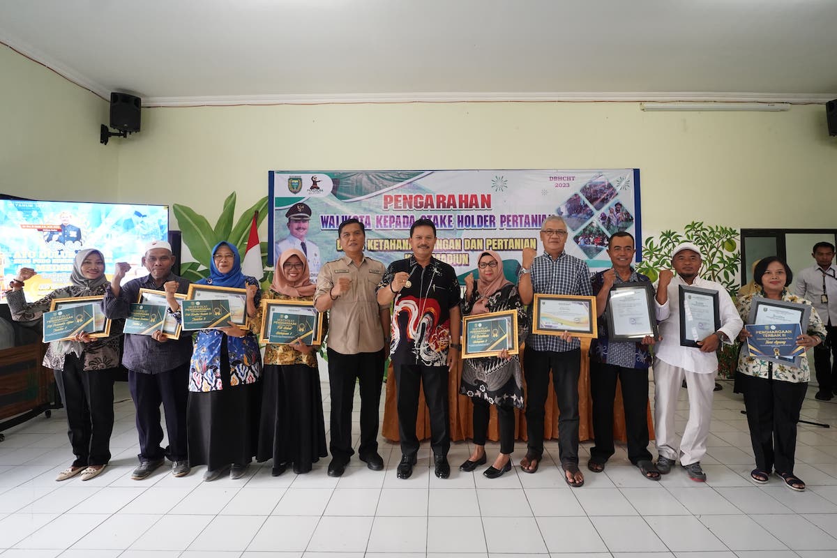 Foto 5 dari 9: Gelar Pembinaan Bagi Stakeholder dan SDM DKPP, Wali Kota Beri Evaluasi dan Pastikan Subsidi Pupuk Tambah Tahun Depan