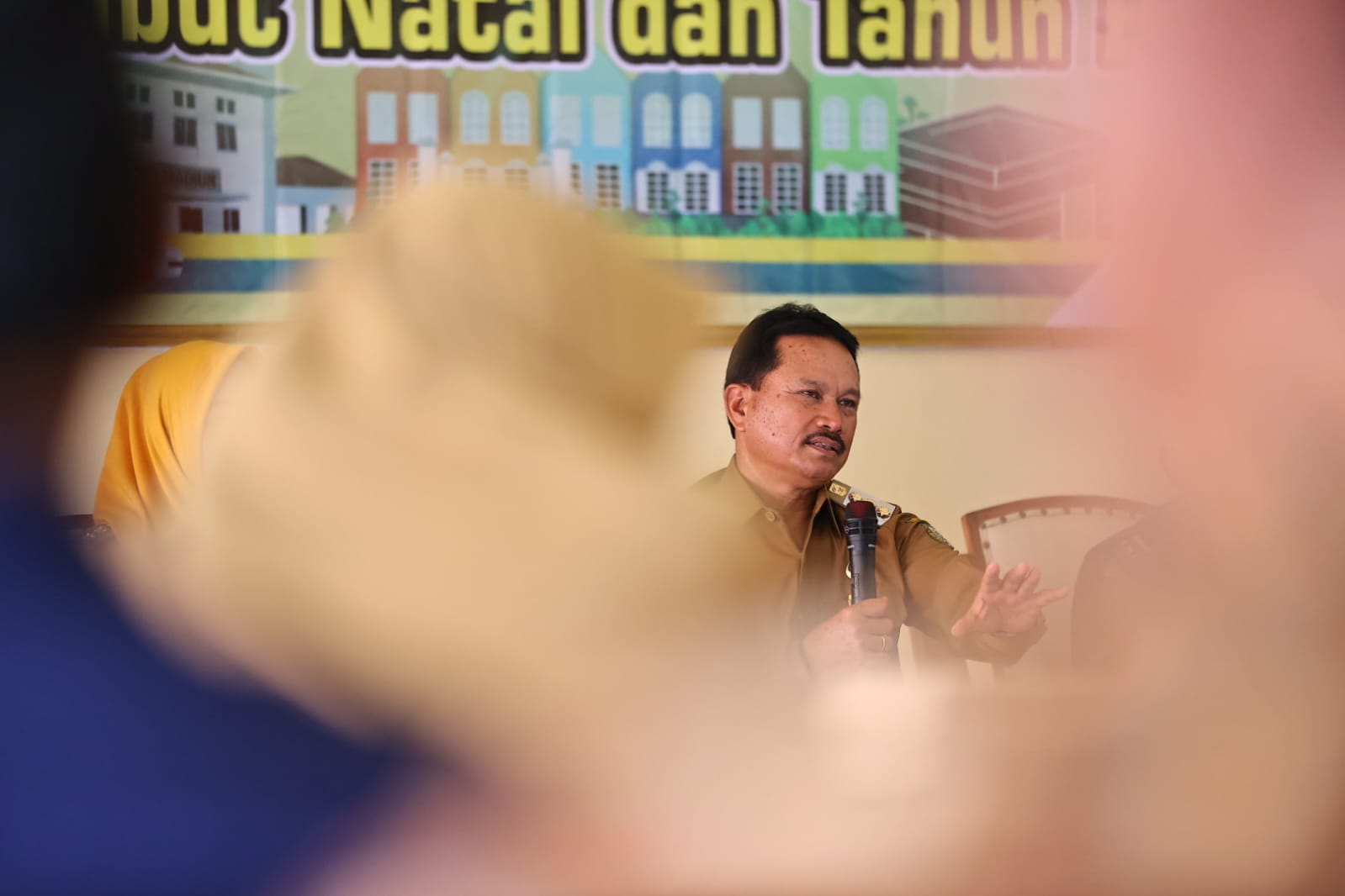 Foto 4 dari 8: Jelang Nataru, Wali Kota Dr.Maidi Gelar Rakor Peningkatan Kamtibmas Bersama Warga Kecamatan Manguharjo