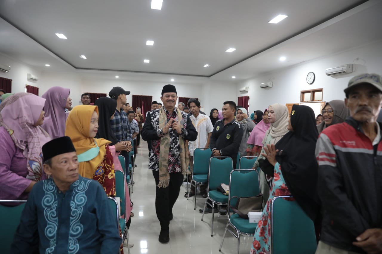 Foto 4 dari 11: Hadiri Parenting SMPN 7, Wali Kota Pesan ke Orangtua Agar Bijak di Era Digital