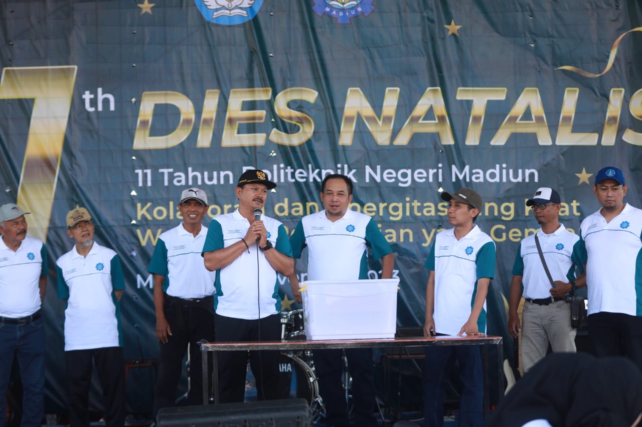 Foto 17 dari 18: Berangkatkan Jalan Sehat Dies Natalis ke-11 PNM, Wali Kota Apresiasi Mahasiswa PNM yang Banyak Keluar Negeri