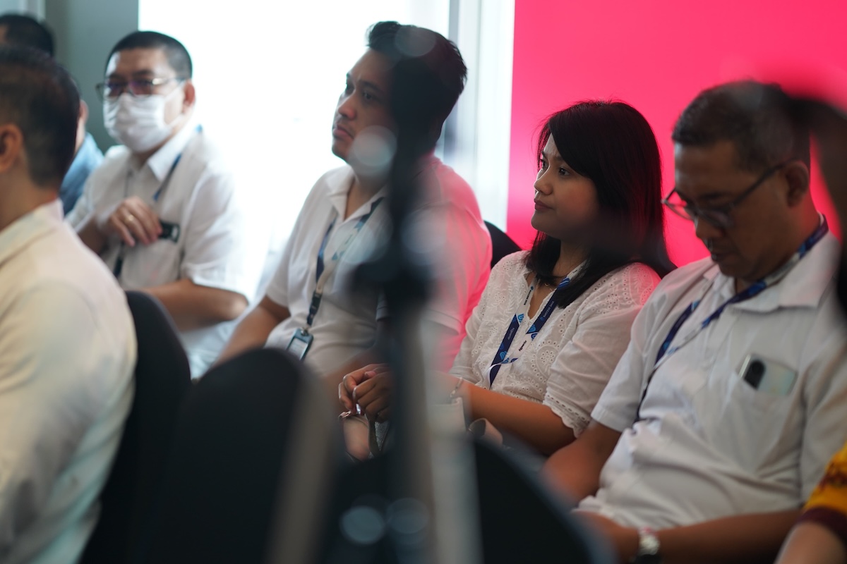 Foto 7 dari 9: Hadiri HUT Fave Hotel, Pemkot Madiun Dapat CSR 960 Box Susu Anak