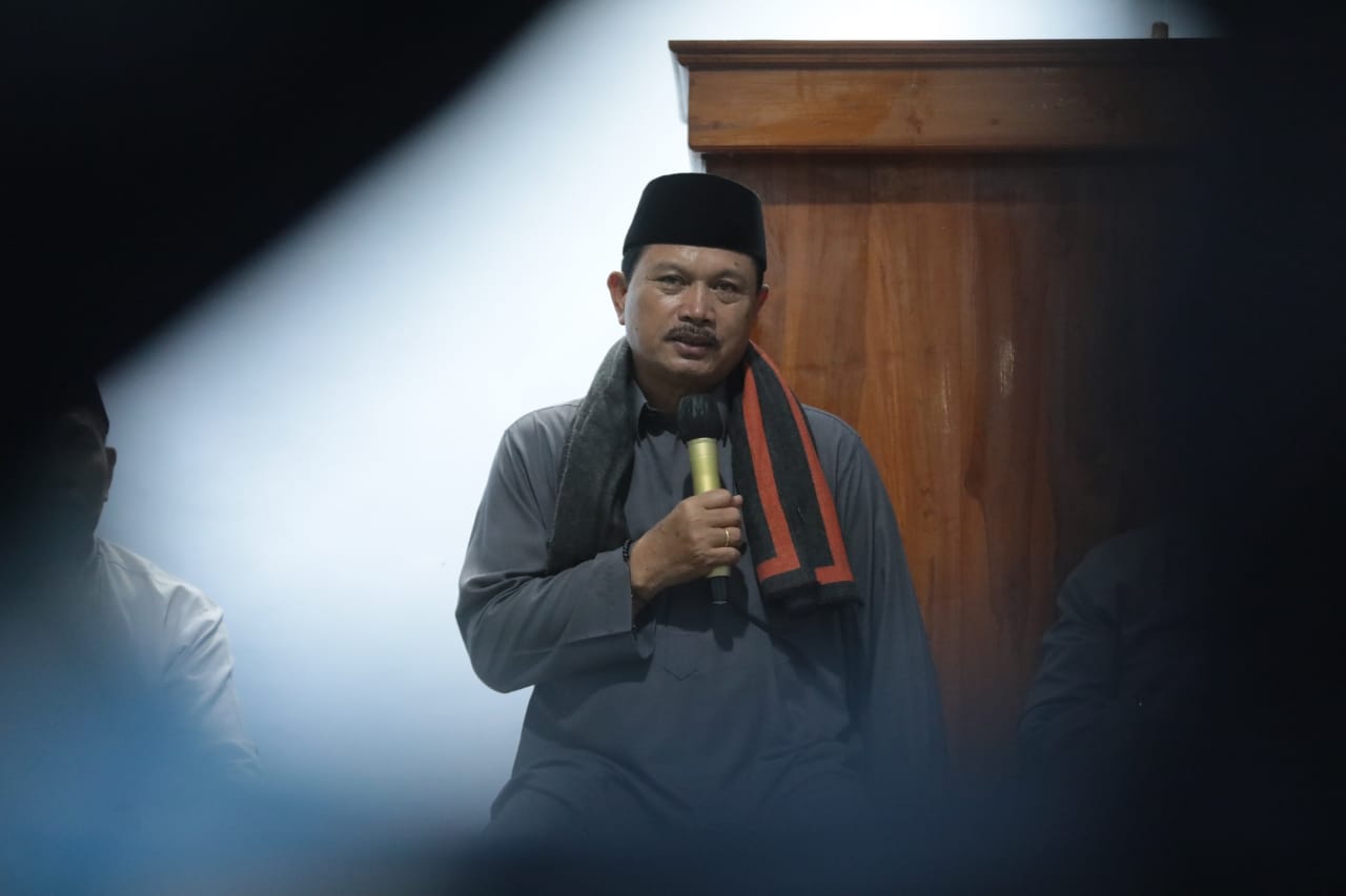 Foto 12 dari 12: Shalat Isya Berjamaah Di Darul Muttaqien, Wali Kota Sampaikan Oleh-oleh Dari Negeri Kincir Angin