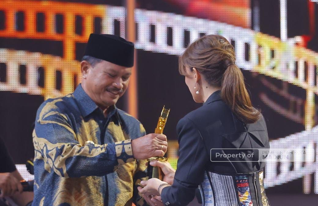 Foto 1 dari 6: Peduli Sensor Mandiri, Wali Kota Raih Anugerah LSF 2023