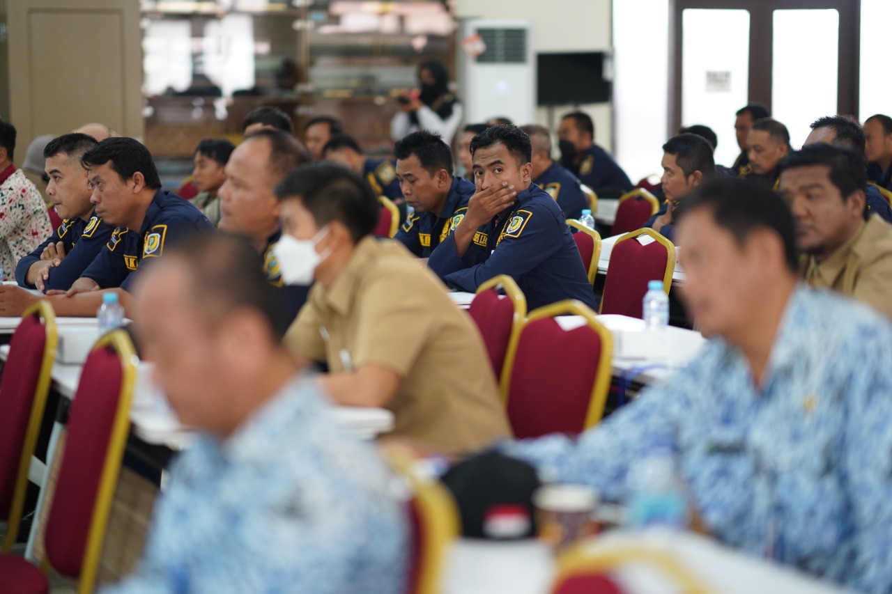 Foto 5 dari 10: Buka Pelatihan Juru Timbang dan Reparatir, Wali Kota Harap Petugas Kerja Ikhlas dan Cerdas