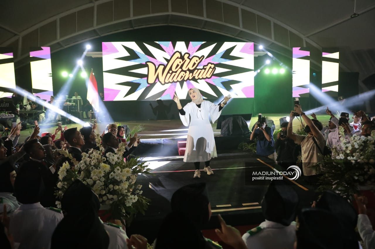 Woro Widowati Meriahkan Malam Resepsi Kenegaraan HUT RI ke-78 di PBC