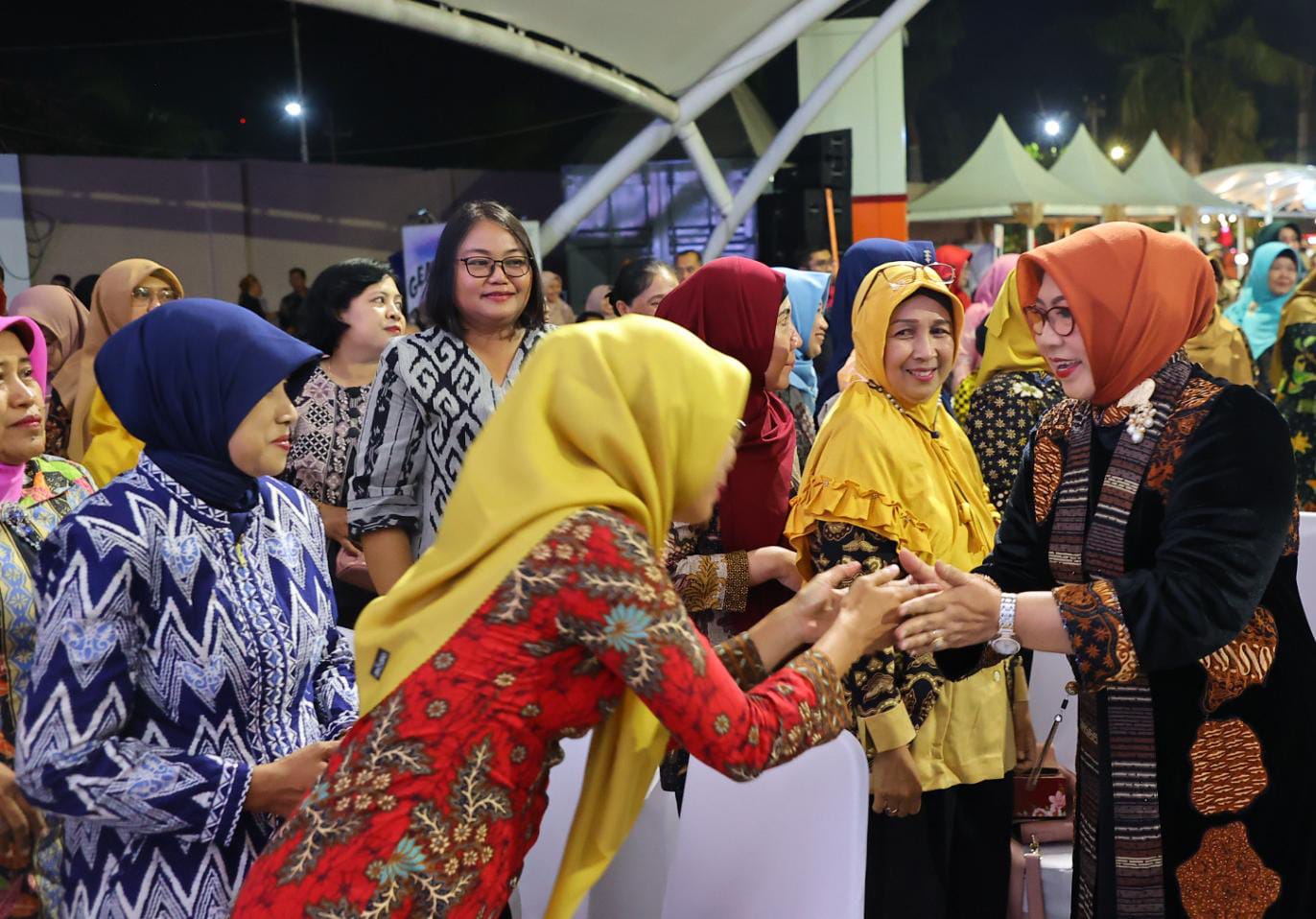 Foto 7 dari 8: Saksikan Grandfinal Kakang-Mbakyu 2023, Wali Kota Harap Duta Wisata Kuasai Banyak Bahasa untuk Madiun Mendunia