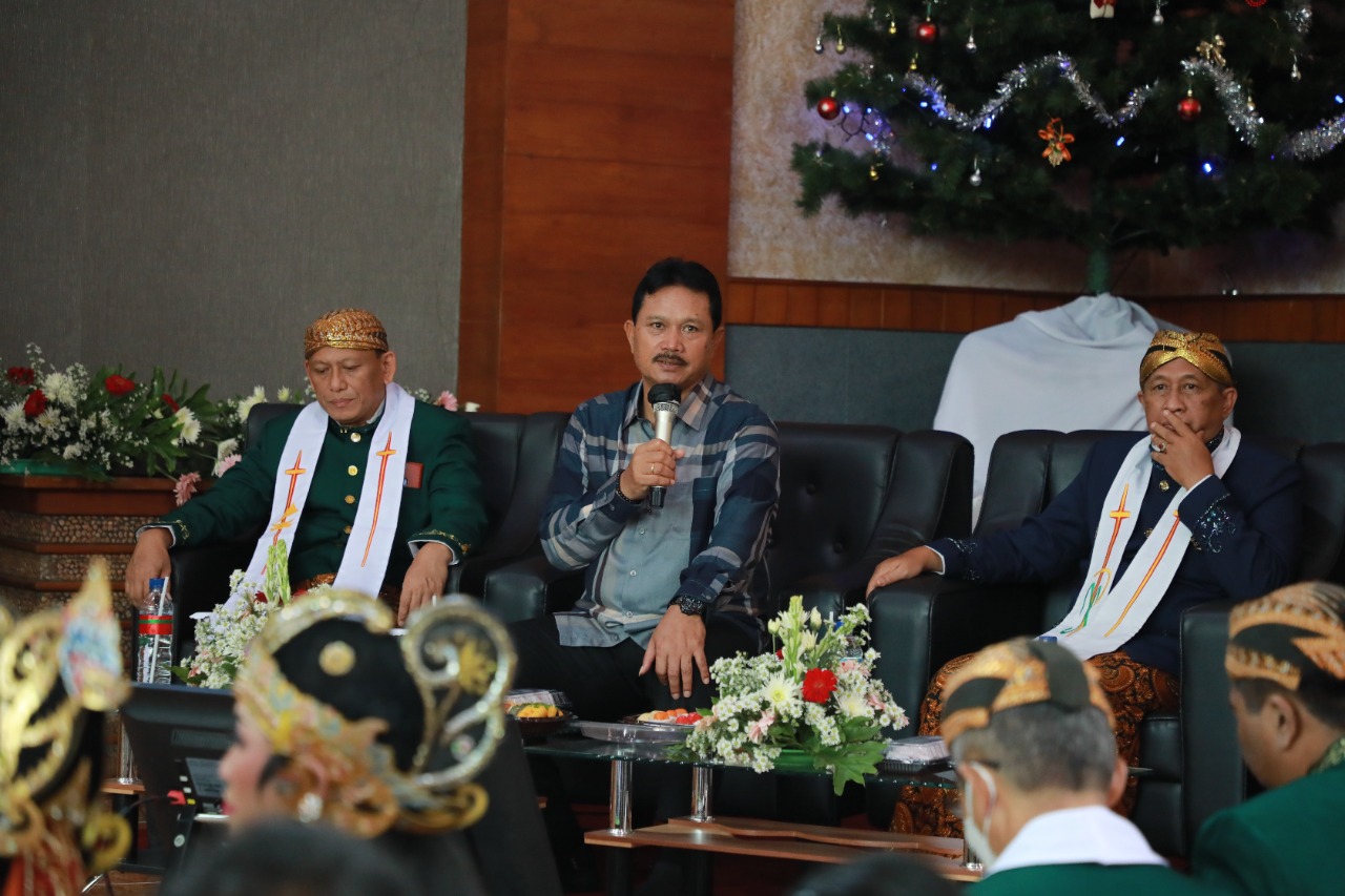 Hadiri Misa Natal Di Gereja, Wali Kota Ajak Jemaat Doakan Kota Madiun