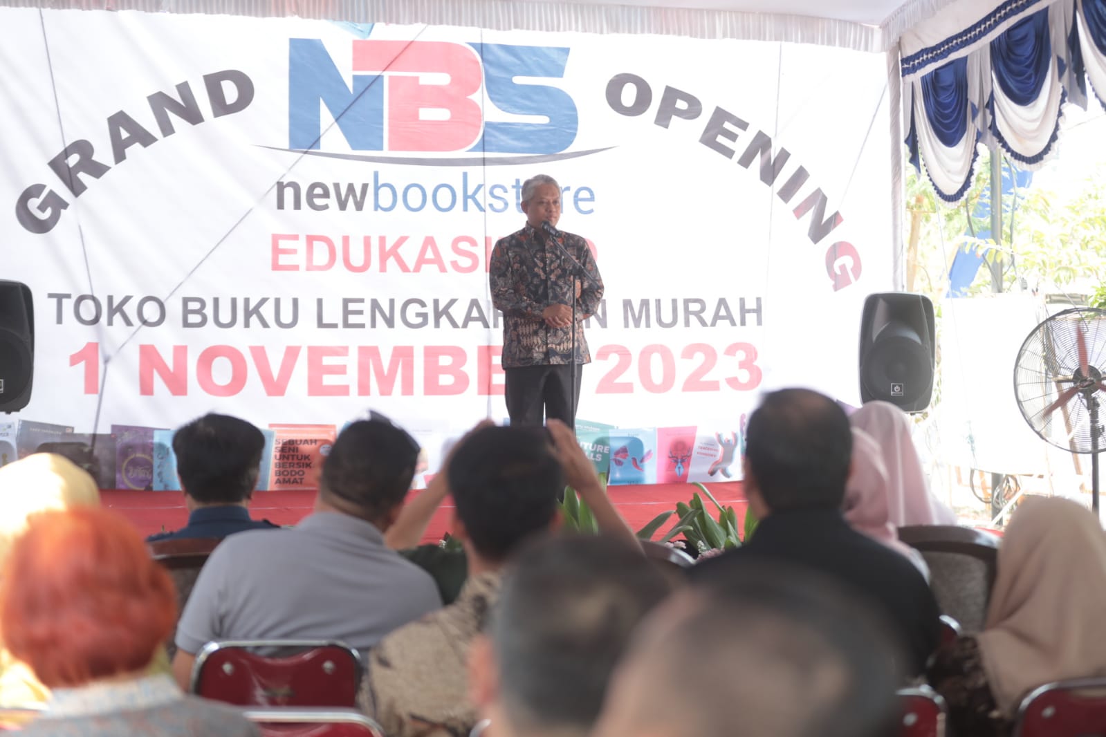 Foto 6 dari 13: New Book Store Hadir di Kota Pendekar, Wali Kota: Ini Semakin Melengkapi Sarana di Kota Madiun