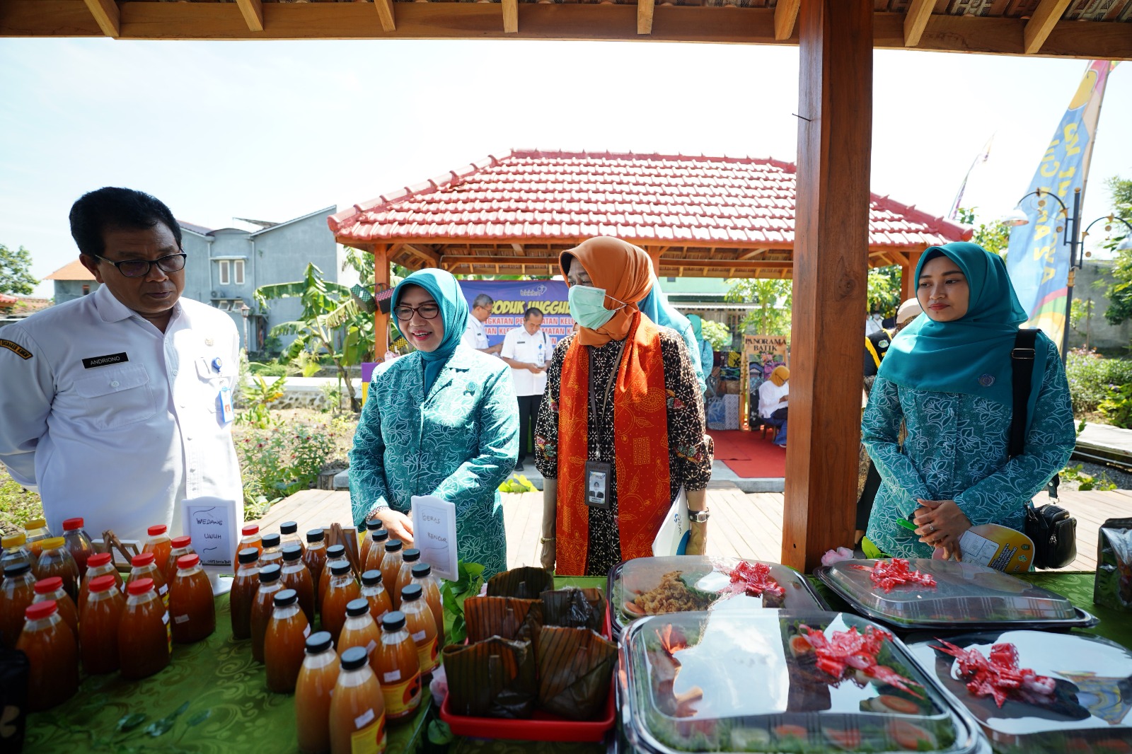 Foto 10 dari 10: Masuk Nominasi Kampung KB Kategori Penguatan, Kelurahan Klegen Terima Tim Juri Kunjungan Lapangan