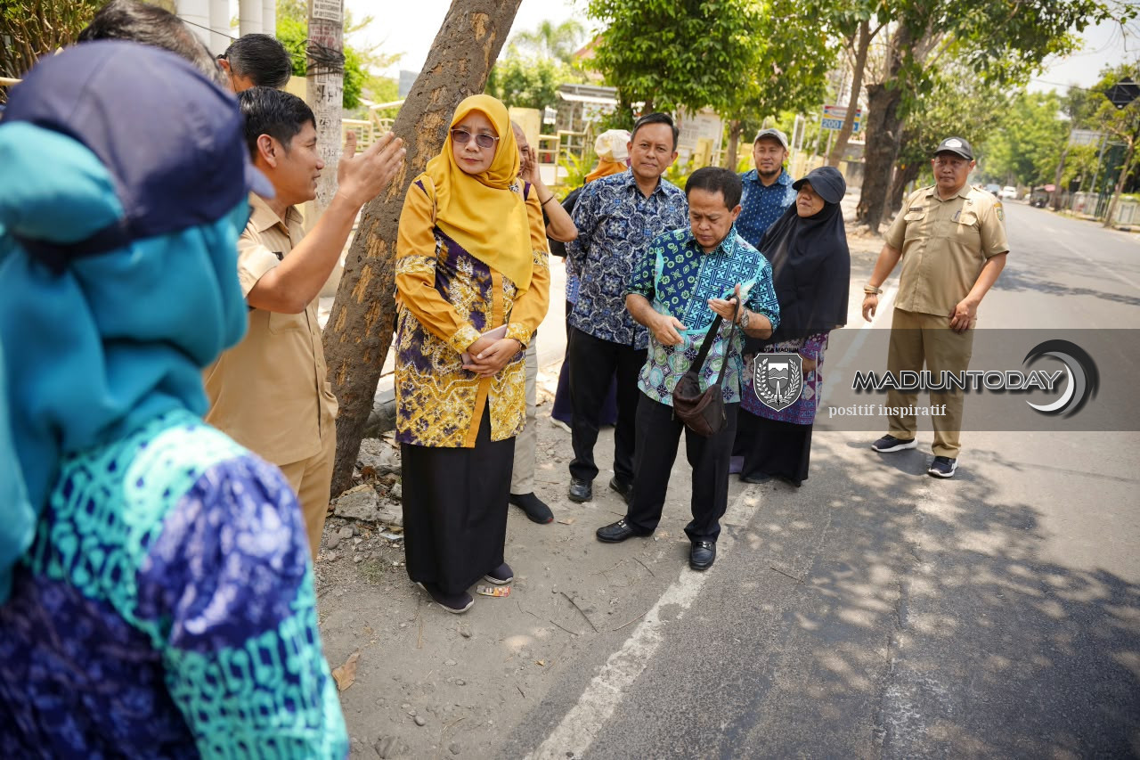 Foto 3 dari 3: Pemkot Tangerang Pelajari Penataan SJUT di Jalan Slamet Riyadi, Praktik Baik Jadi Bahan Pertimbangan untuk Diterapkan di Daerahnya