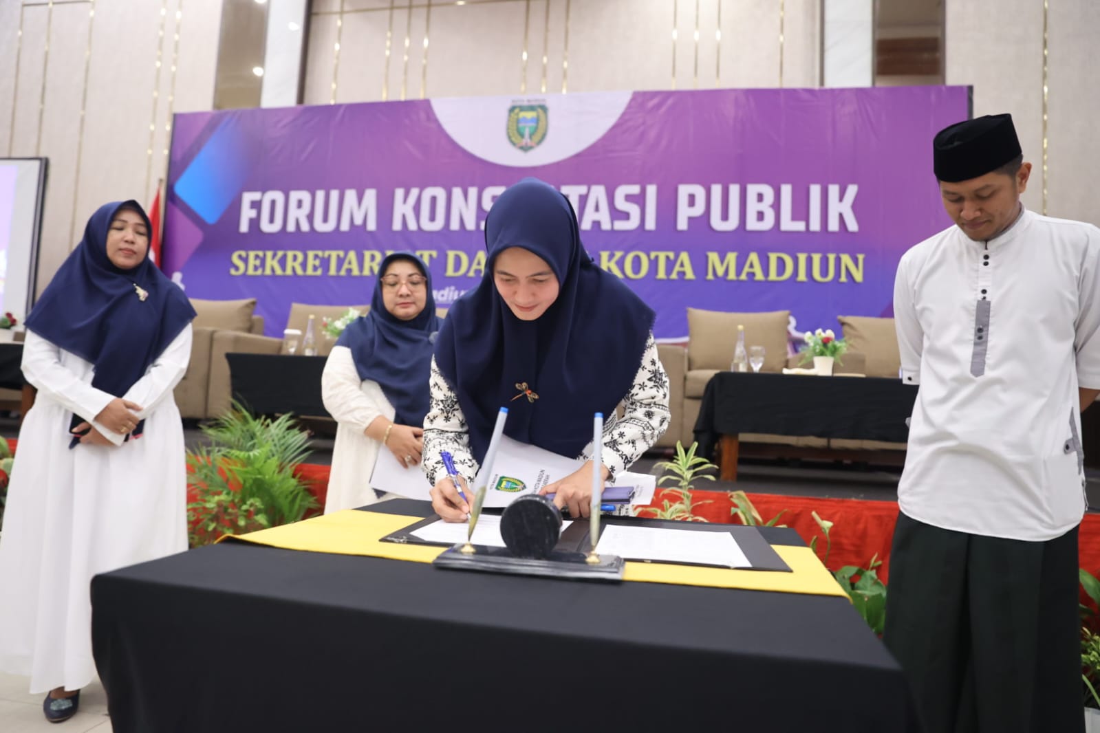 Foto 6 dari 9: Buka Forum Konsultasi Publik Setda Kota Madiun, Sekda: Jangan Hanya Seremonial Belaka