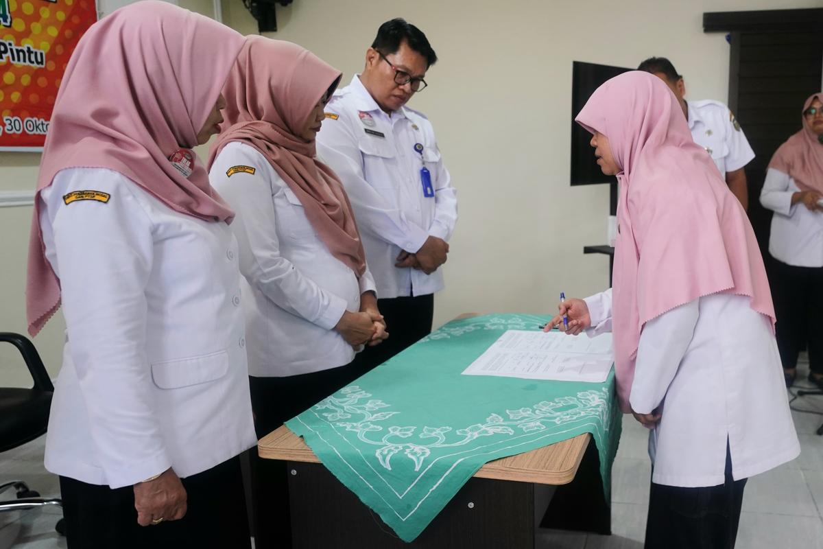 Foto 8 dari 9: Pengajuan Izin Tenaga Medis Dan Tenaga Kesehatan Beralih Ke MPPD, DPMPTSP Kota Madiun Gelar Forum Konsultasi Publik Untuk Petakan Kendala