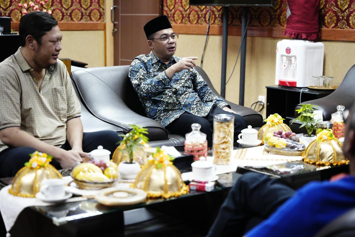 Foto 1 dari 8: Jalin Sinergi, Pj Wali Kota Silaturahmi ke Pimpinan DPRD Kota Madiun