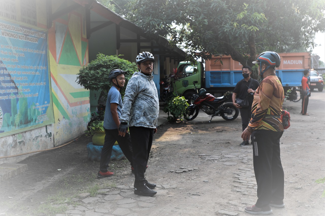 Foto 4 dari 10: Wali Kota Gowes Pagi Sembari Monitoring Proyek Pembangunan