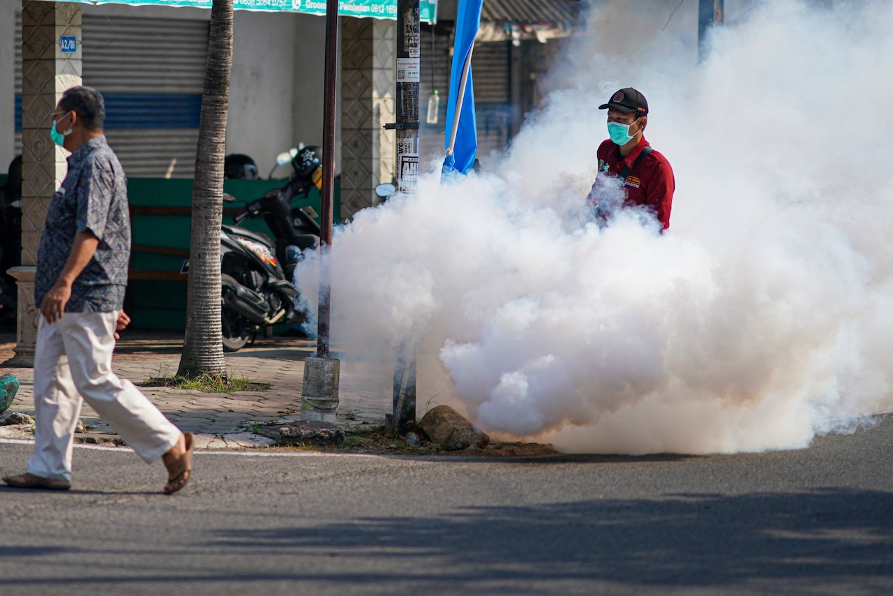 Foto 4 dari 9: Tekan DBD, Dinkes Gencarkan Fogging di Wilayah Sebaran Kasus