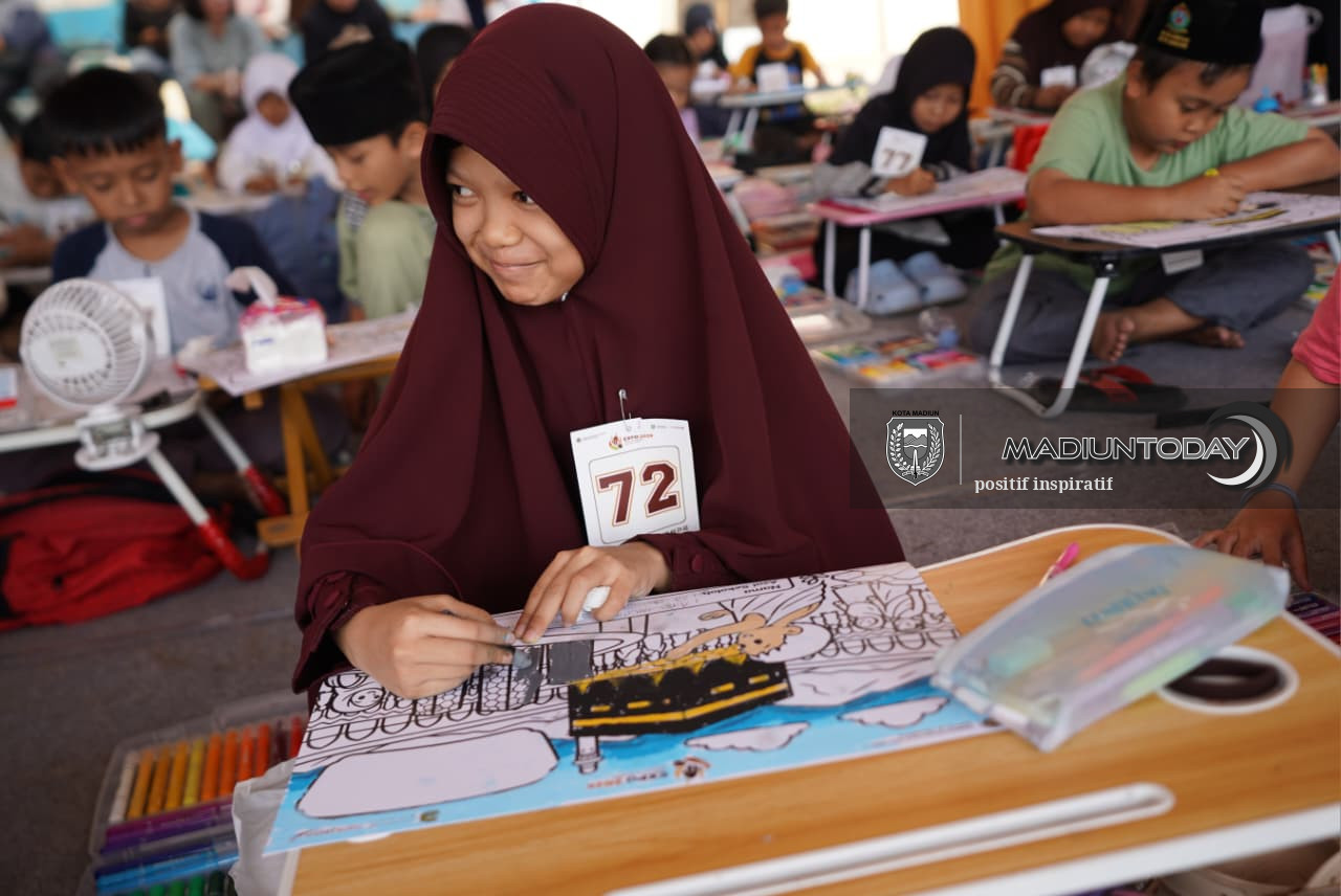 Foto 2 dari 35: Lomba Mewarnai Lengkapi Gelaran EXPO UMKM dan Ekosistem Haji-Umrah, Diikuti Ratusan Peserta