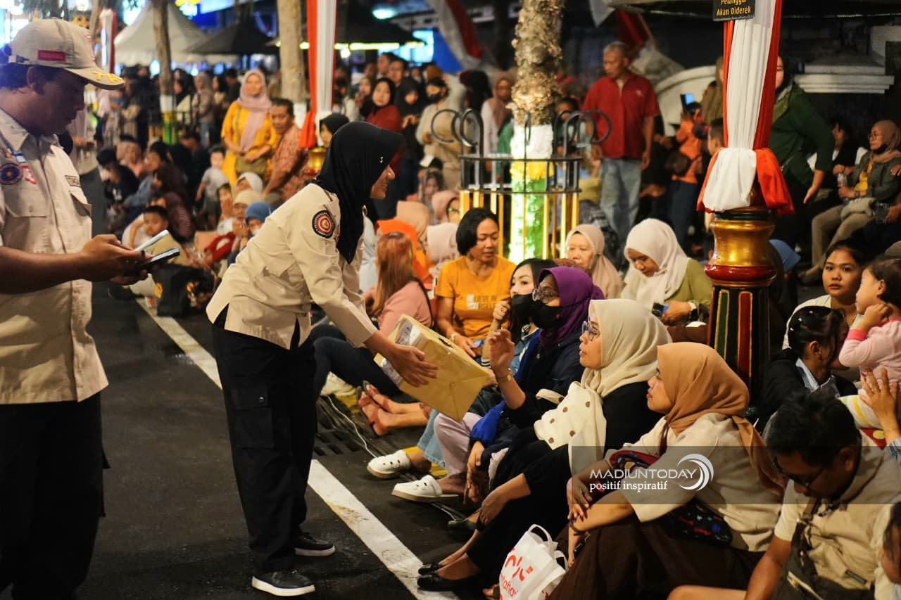 Foto 4 dari 9: Musik Mengalun, Kepedulian Bergerak, Warga Madiun Galang Dana untuk NTT