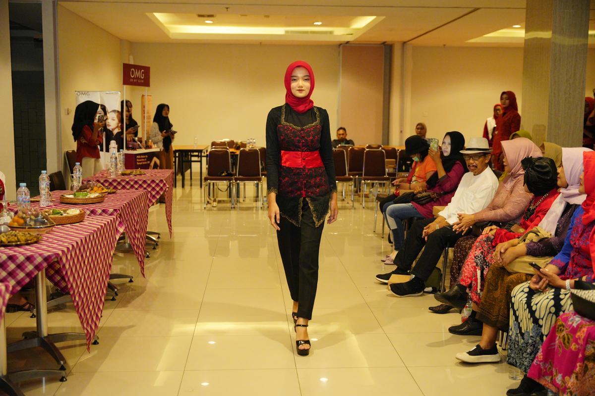 Hadiri Fashion Show Kebaya, Wali Kota Ingin Pecahkan Rekor MURI di Hari Kartini Nanti