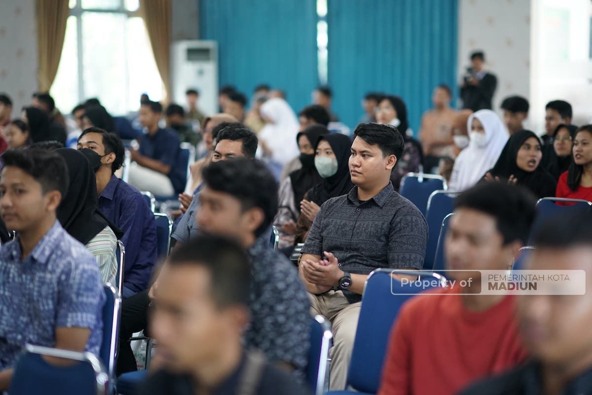 Foto 5 dari 9: Sosialisasi Wawasan Kebangsaan, Wali Kota Ajak Pemilih Pemula Jadi Generasi yang Cerdas dan Kritis