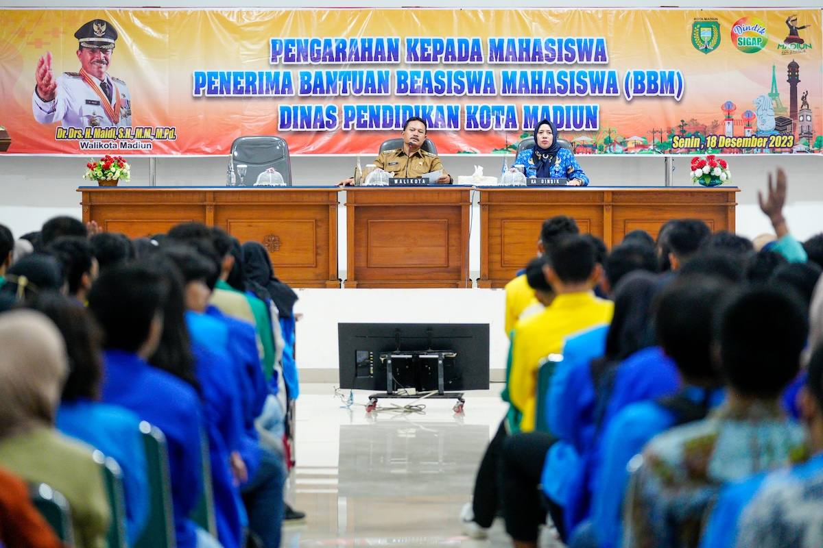 Foto utama berita: Pembinaan Mahasiswa Be Smart, Wali Kota Imbau Fokus Belajar