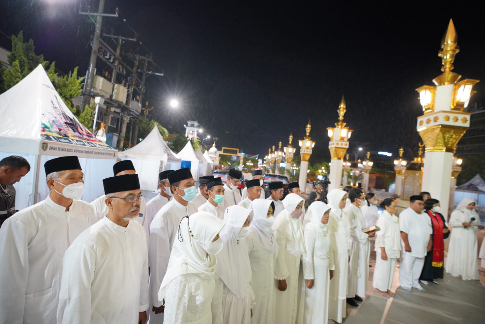Foto 7 dari 7: Lantik Pejabat Di PRC Malam Hari, Wali Kota : Agar Selalu Ingat Tuhan Dalam Bekerja