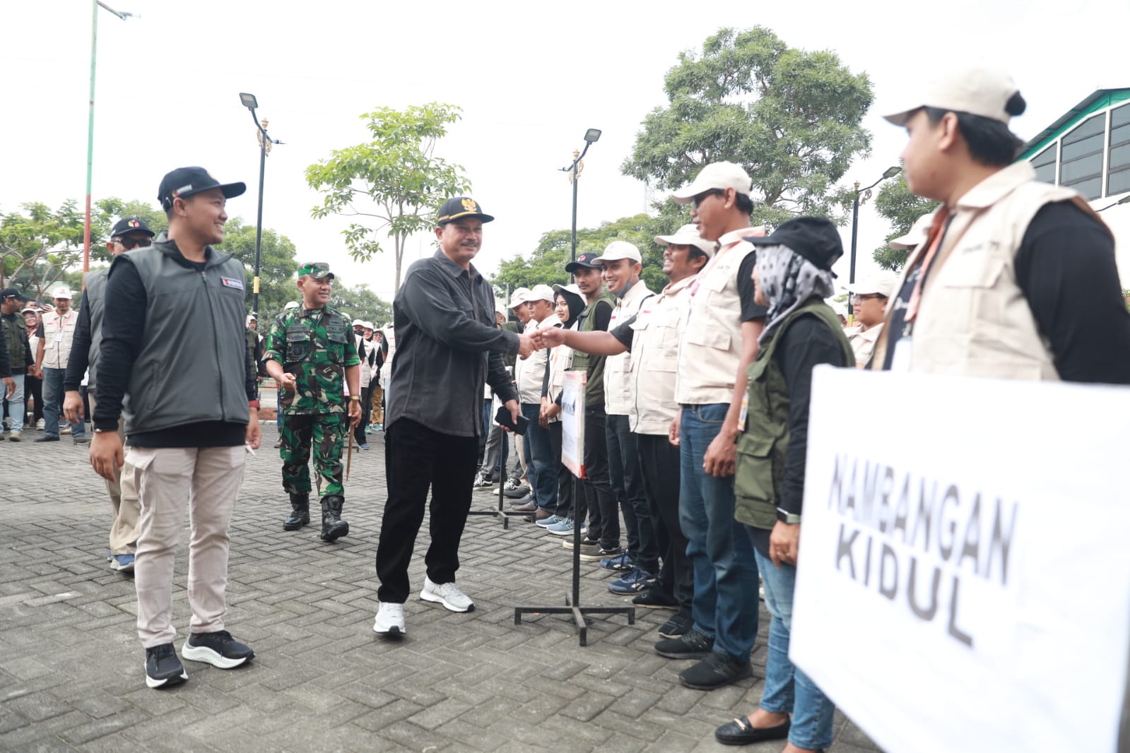 Foto 5 dari 13: Hadiri Apel Siaga Pengawasan Pemilu 2024, Wali Kota: Kota Madiun Ready Semua