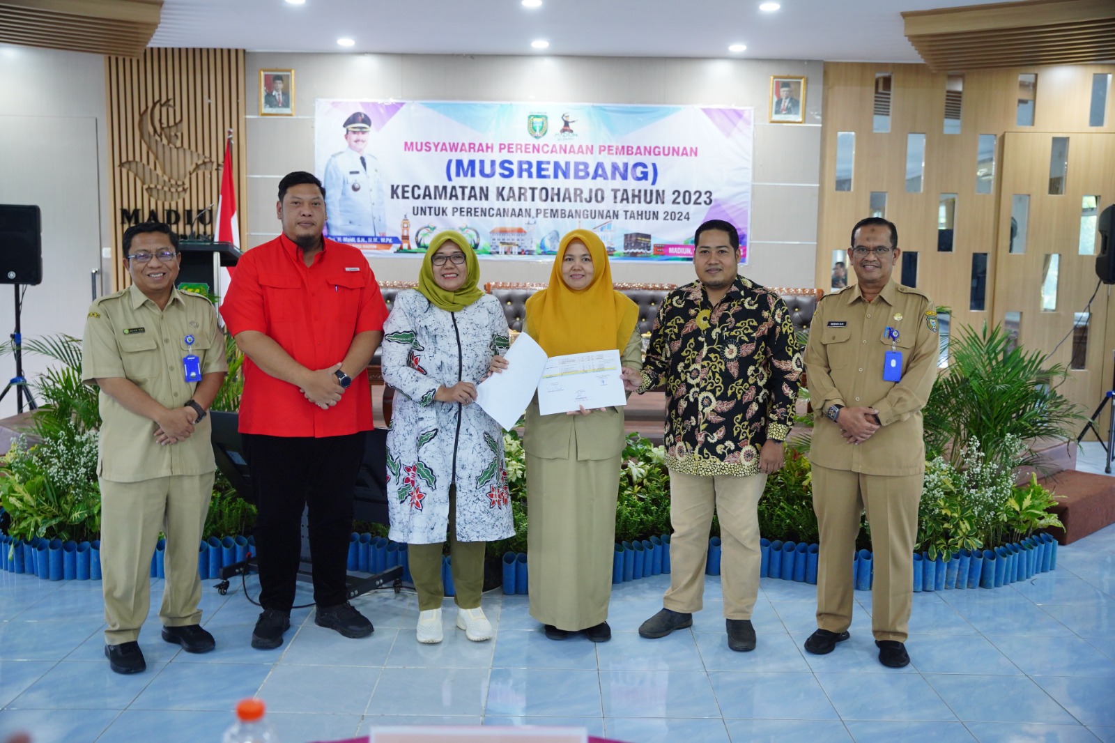 Foto 10 dari 10: Pastikan Usulan Pembangunan Tepat Sasaran, Wali Kota Pimpin Musrenbang Kartoharjo Dari Madinah